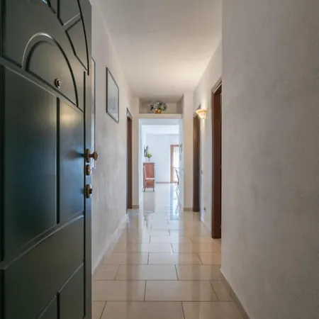 Dimoras 3br Center Balcony & Parking