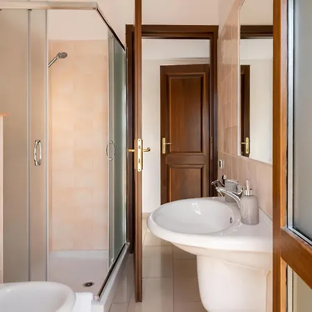 Dimoras 3br Center Balcony & Parking Sf Appartement